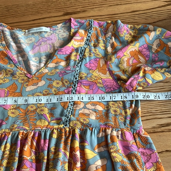 Rusttydustty Large top. 100% viscose  pink floral on grey background - Picture 4 of 6